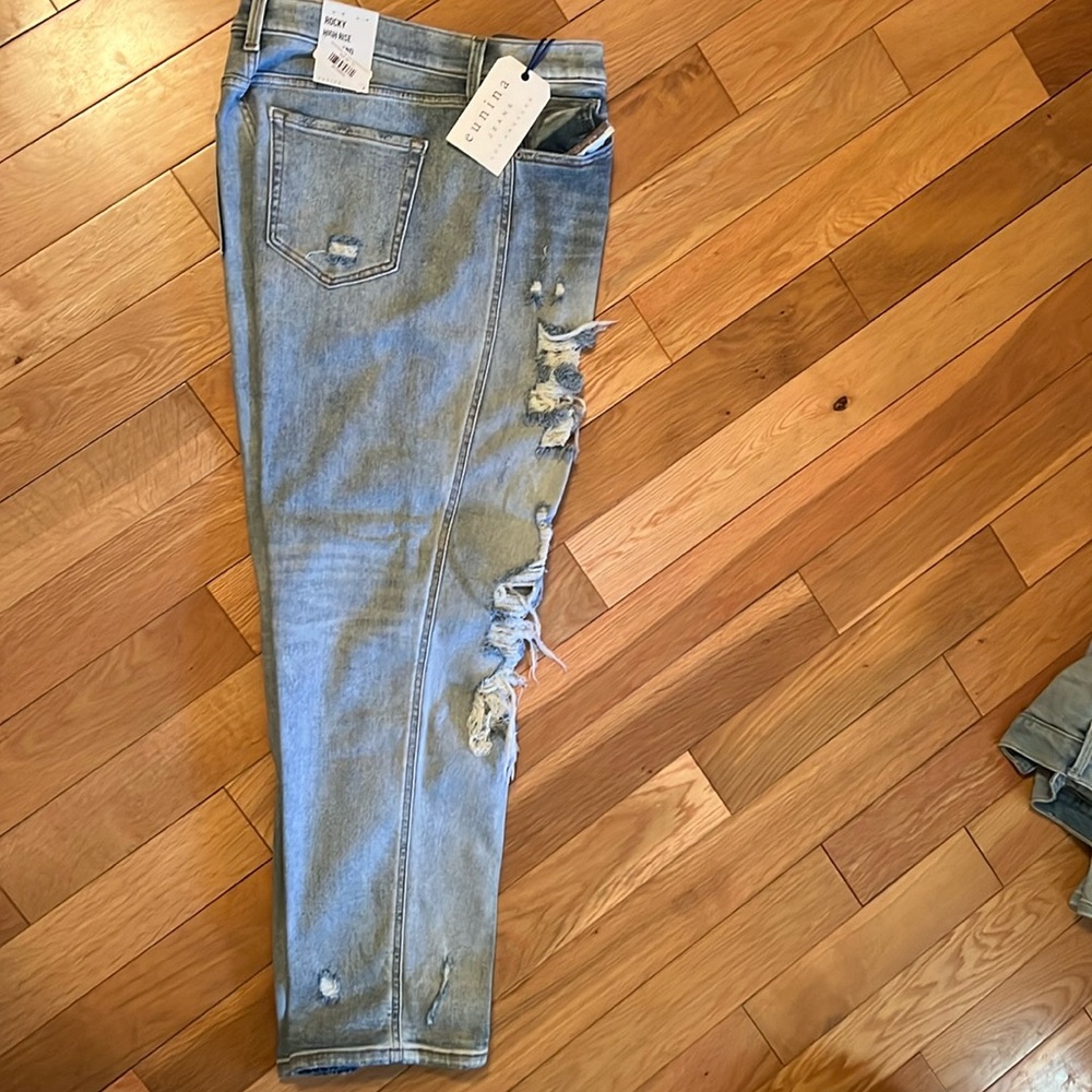 EUNINA  high rise boyfriend jeans. Size 15